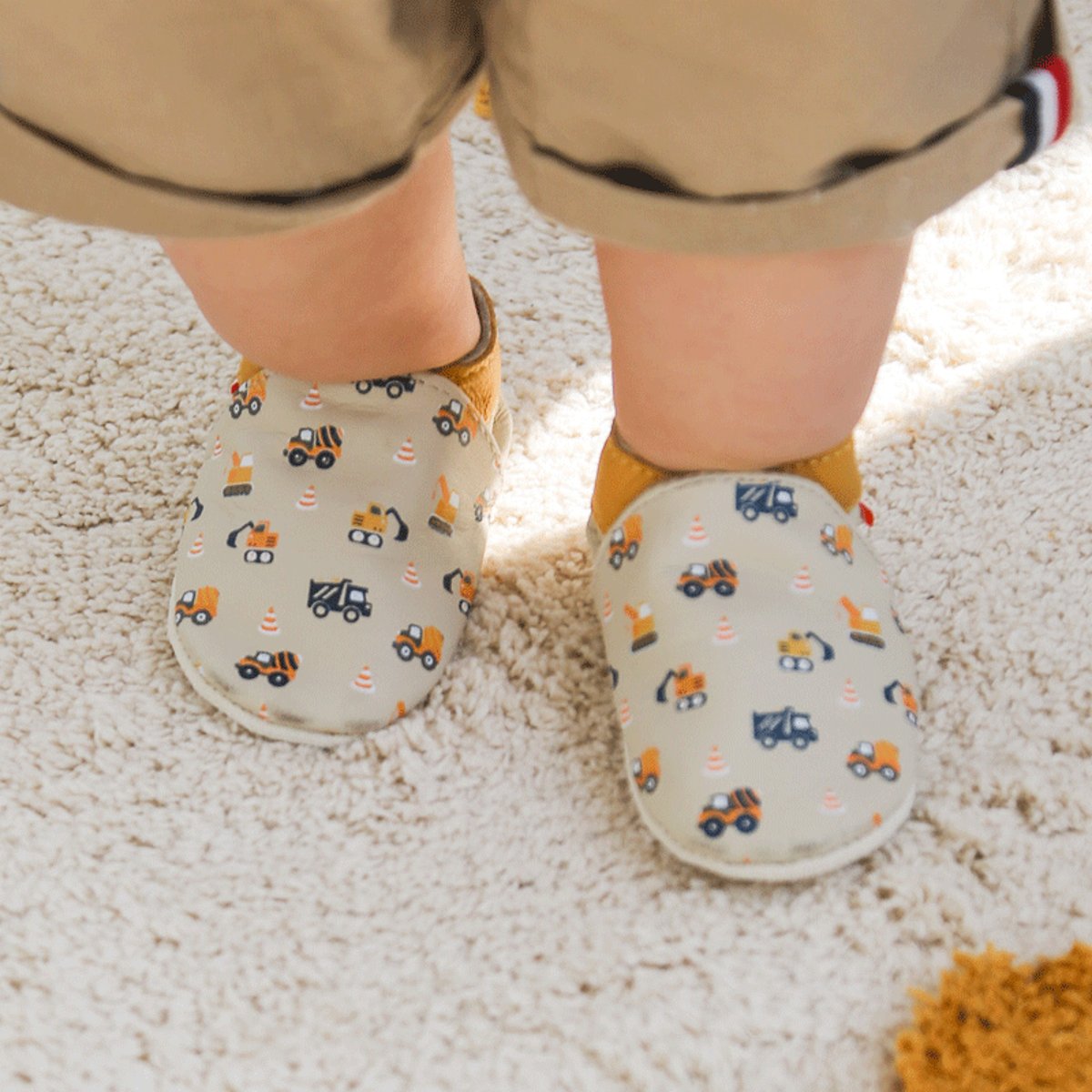 Chaussons bébé cuir souple Milo les travaux beige, TICHOUPS