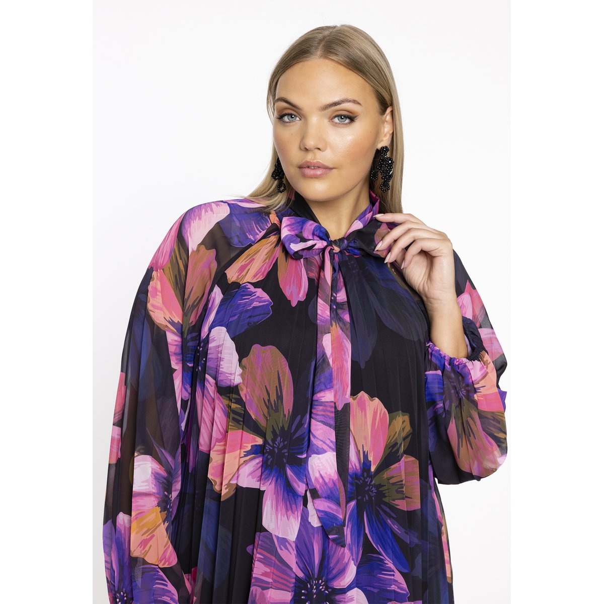 Robe plissée / plissé noir, YOEK