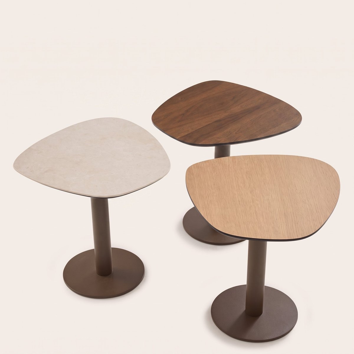 Table D'Appoint plateau noyer et Piètement métal bronze ISMERIA noyer et bronze, MADURA