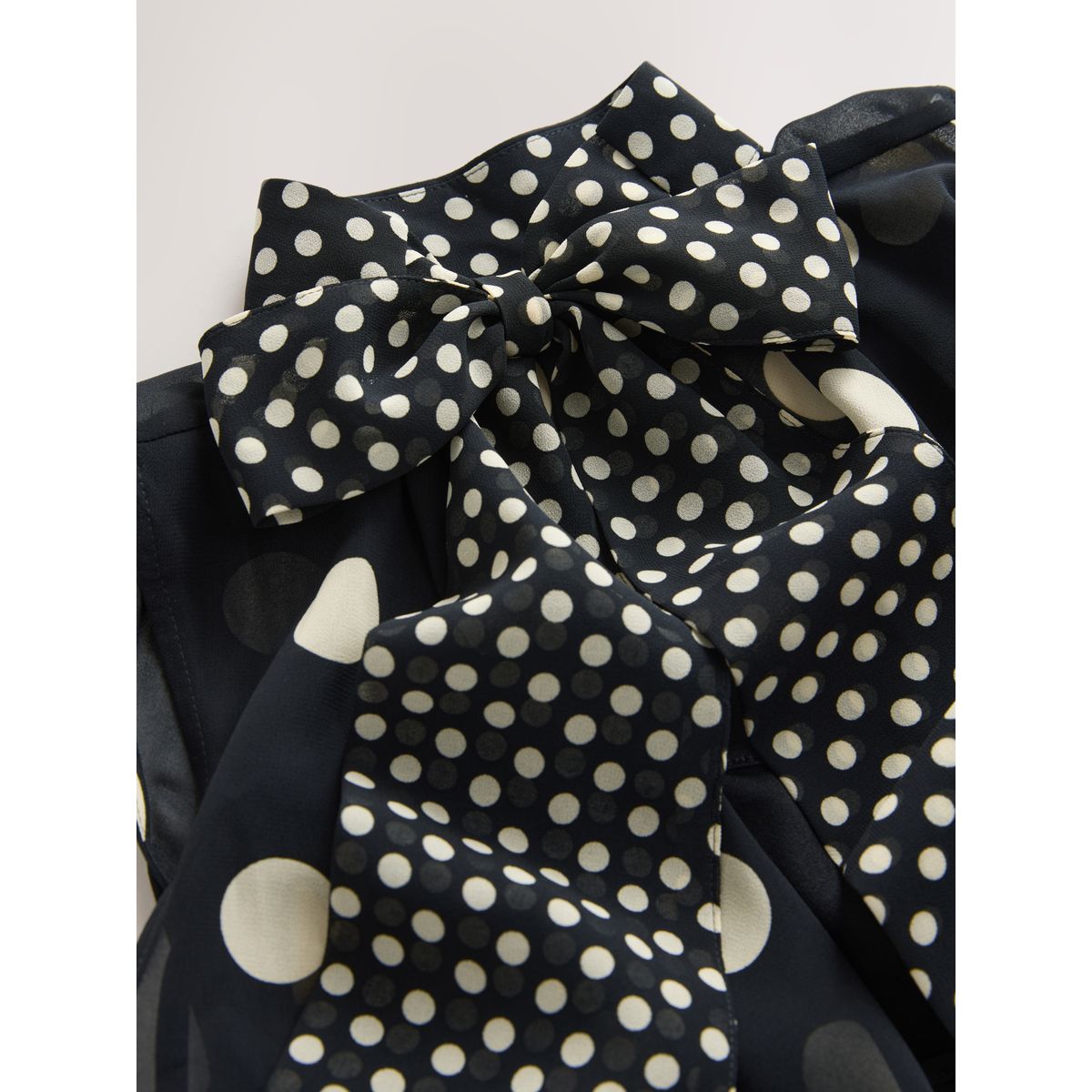 Haut sans manches en mesh avec foulard noir à pois, NEXT