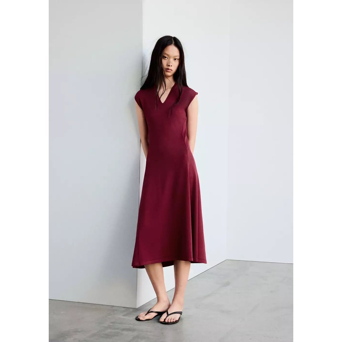 Robe en maille col V fraise, MANGO