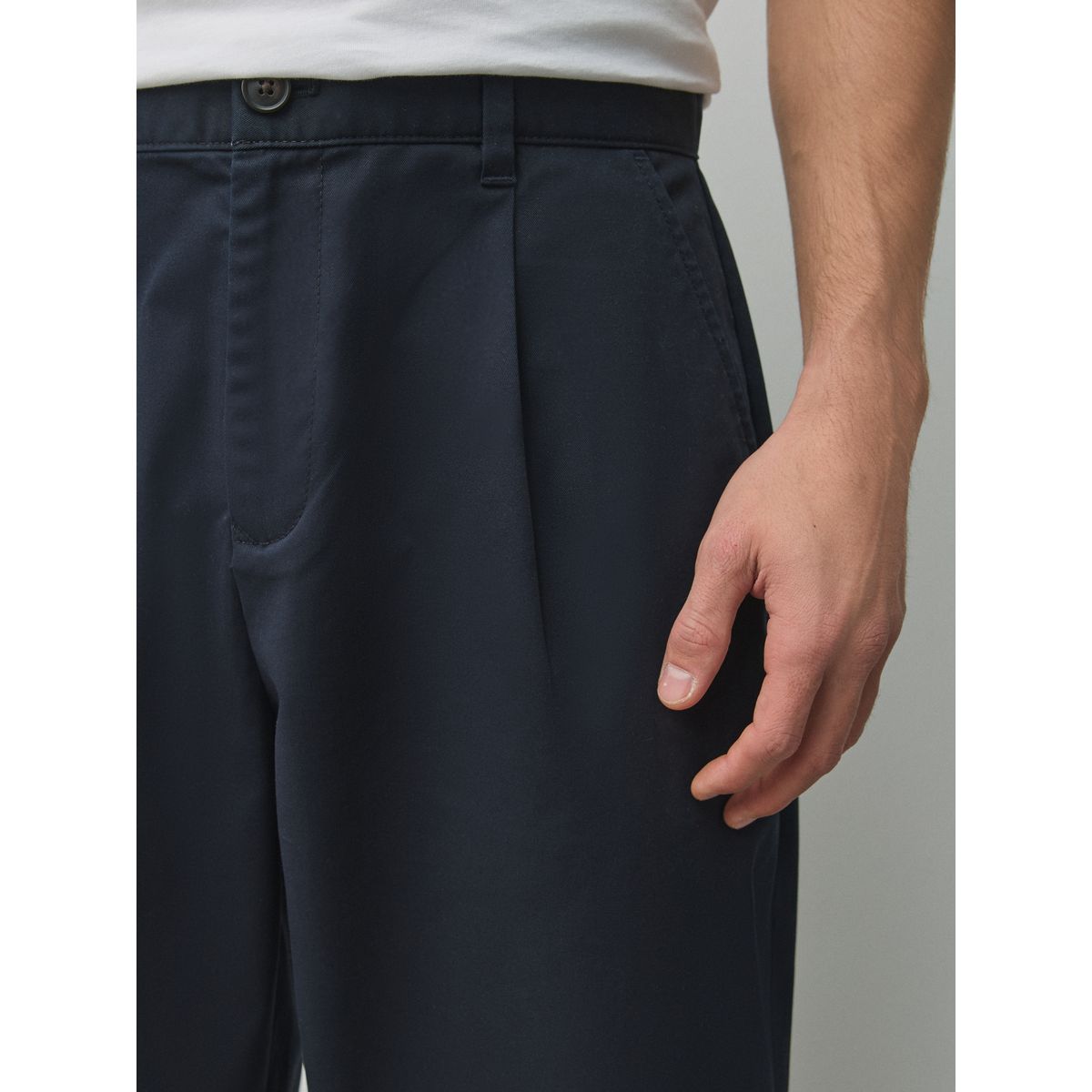 Pantalon chino stretch en coton majoritaire bleu marine, NEXT