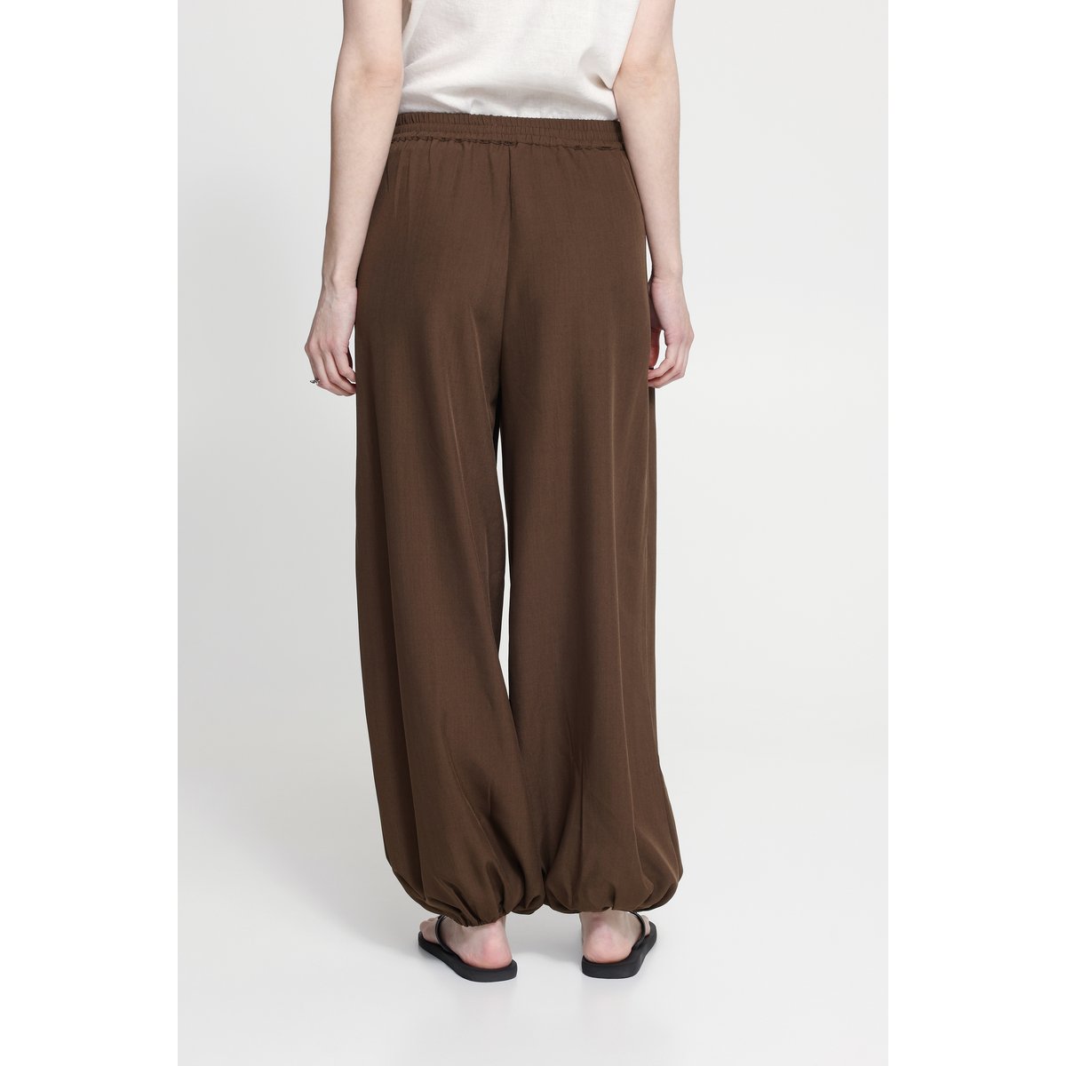 Pantalon taille haute, jambes larges, bas elastiqué slate black melange, ICHI