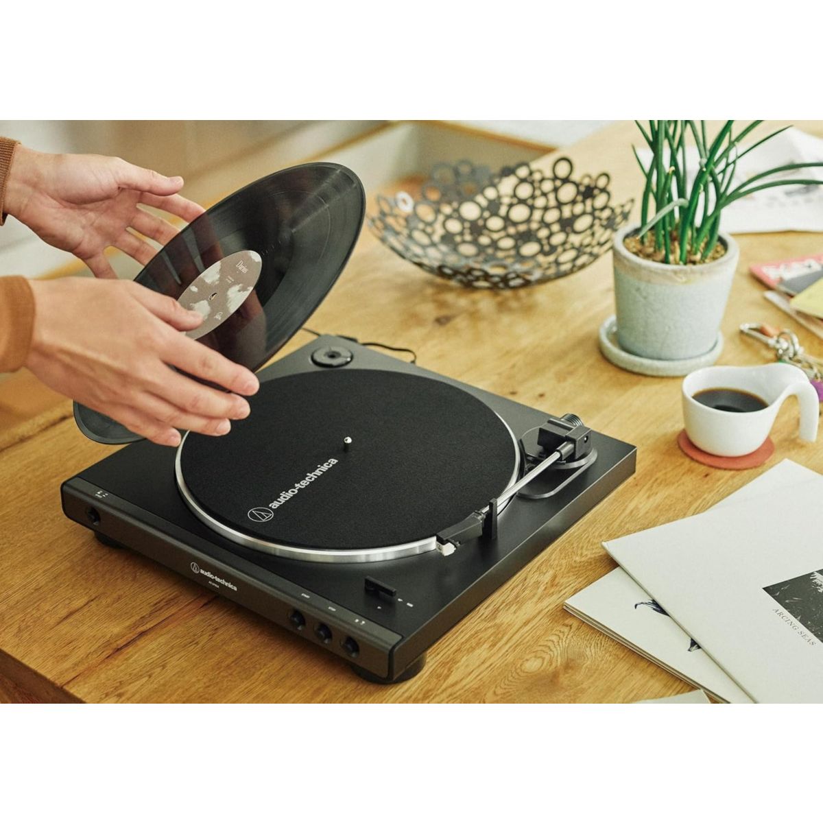 Platine vinyle AT-LP60XBK noir, AUDIO-TECHNICA