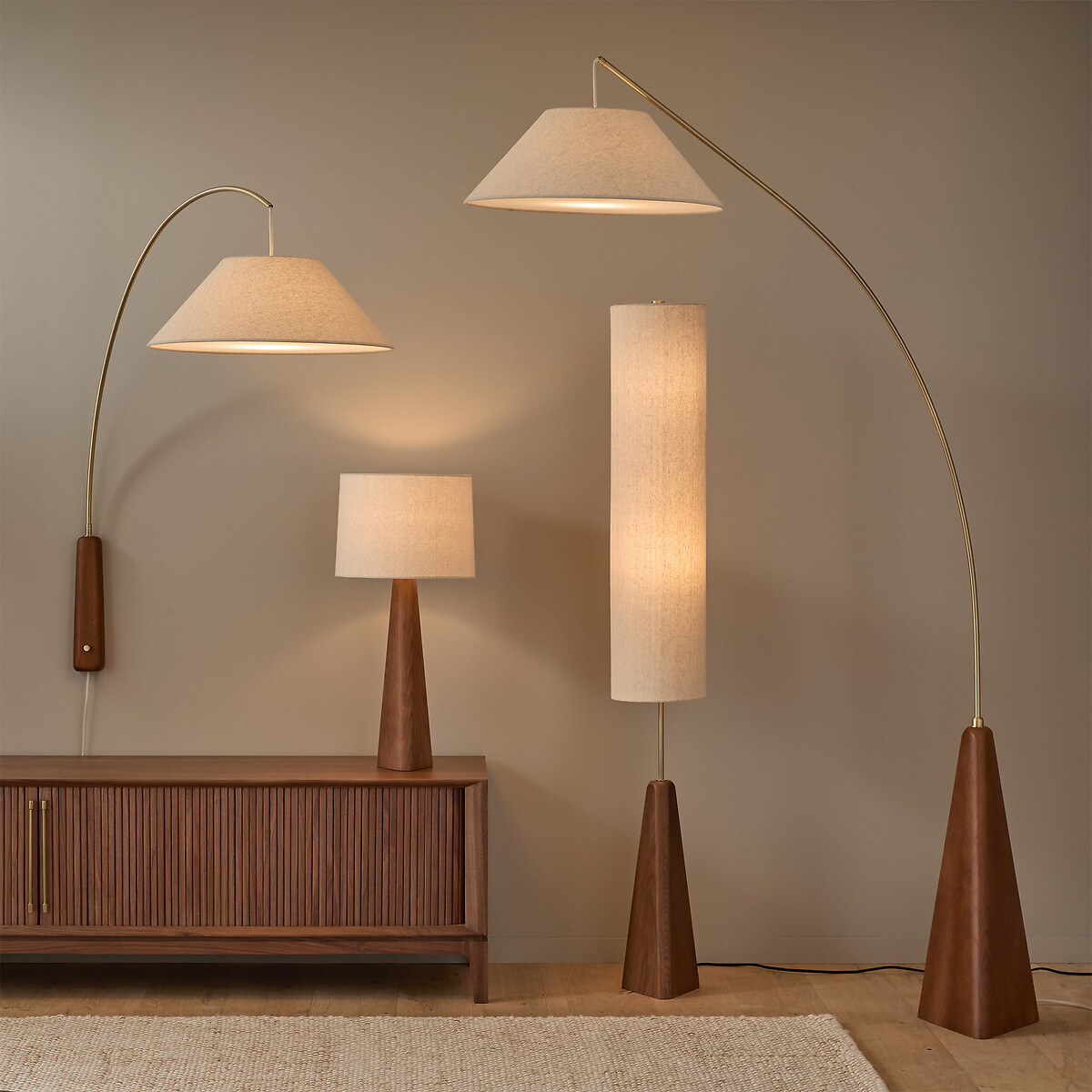 Lampadaire en chêne massif, teinté noyer, NESTWOOD noyer, AM.PM
