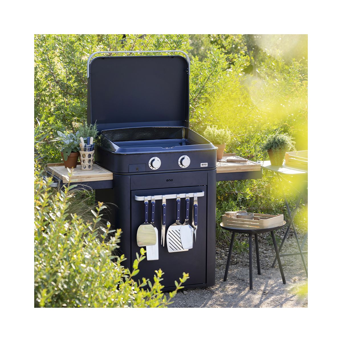 Plancha gaz Enosign 65 bleu navy sur chariot, 56x40 cm bleu, ENO