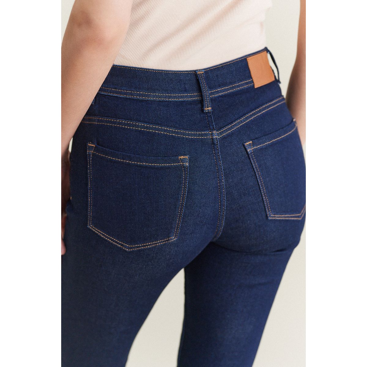 Jean skinny super doux boutonné avec poches délavage bleu, NEXT
