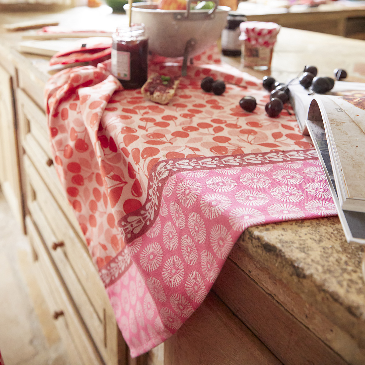 Torchon en Coton, CERISES griotte, LE JACQUARD FRANCAIS