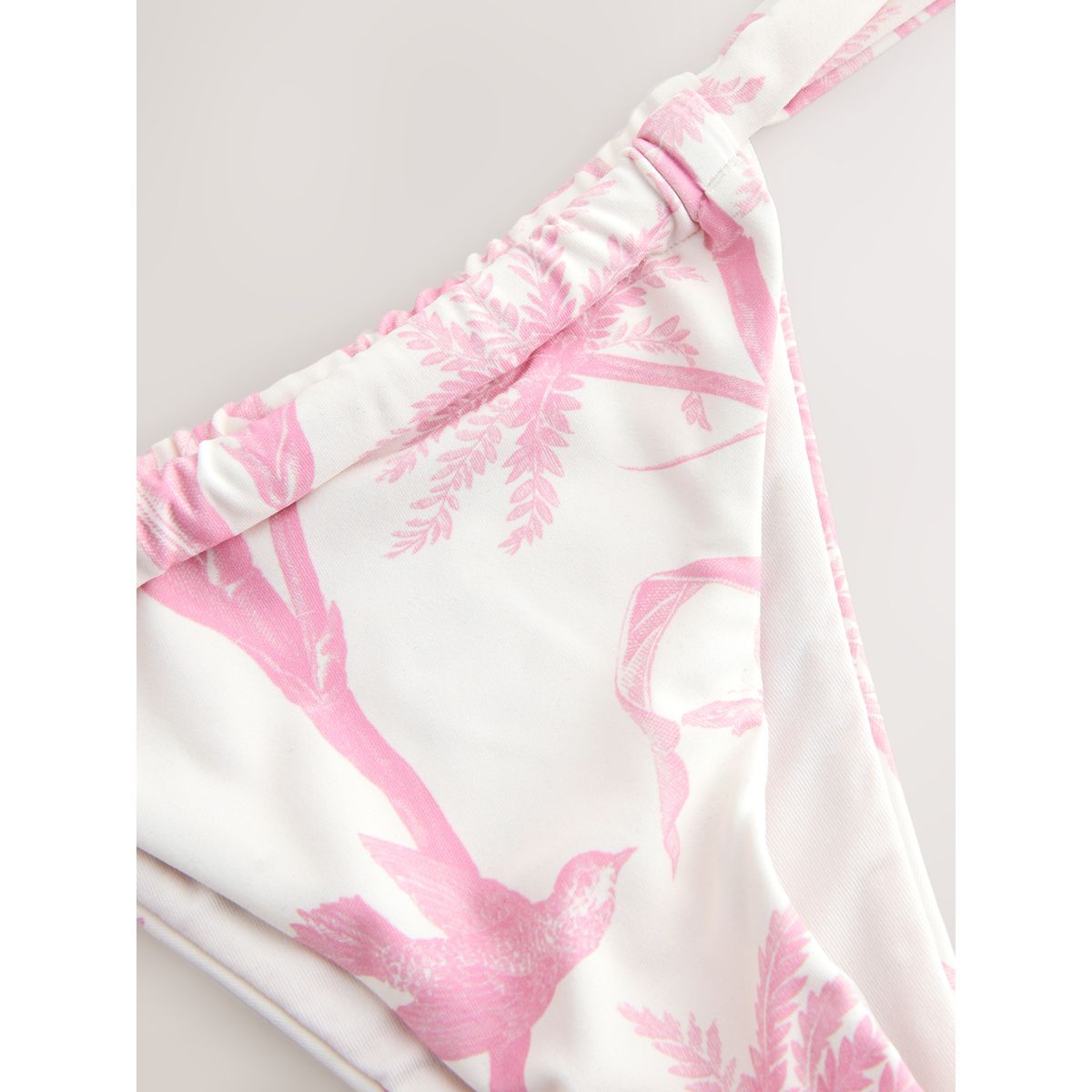 Bas de bikini taille haute crème/rose floral, NEXT