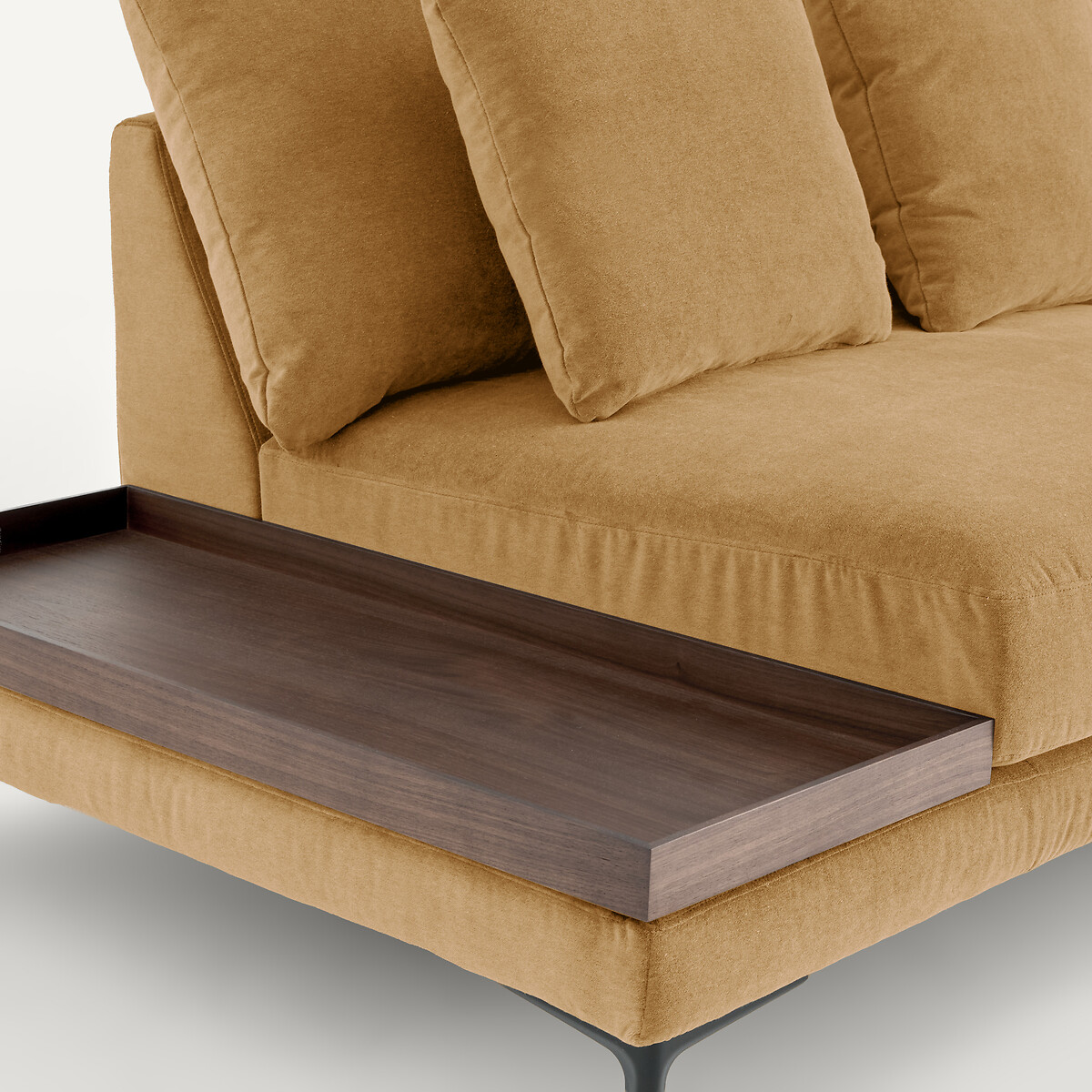 Demi-canapé avec plateau, en velours stone, MODERNISTE caramel, EMMANUEL GALLINA X AM.PM