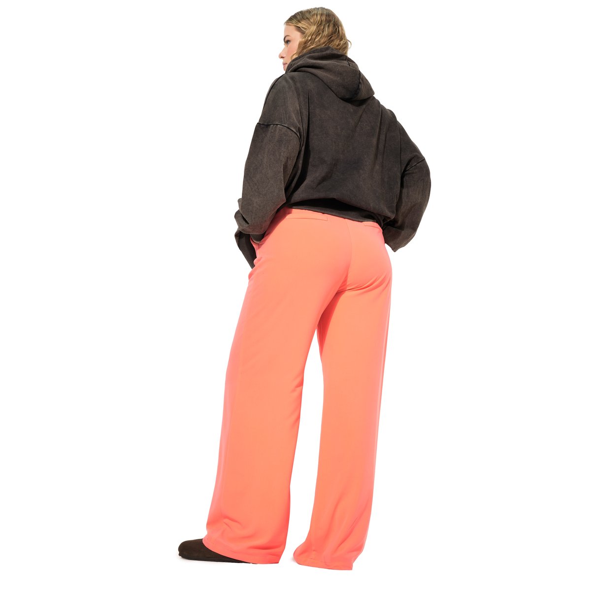Pantalon à taille haute et jambe flamant, STUDIO UNTOLD