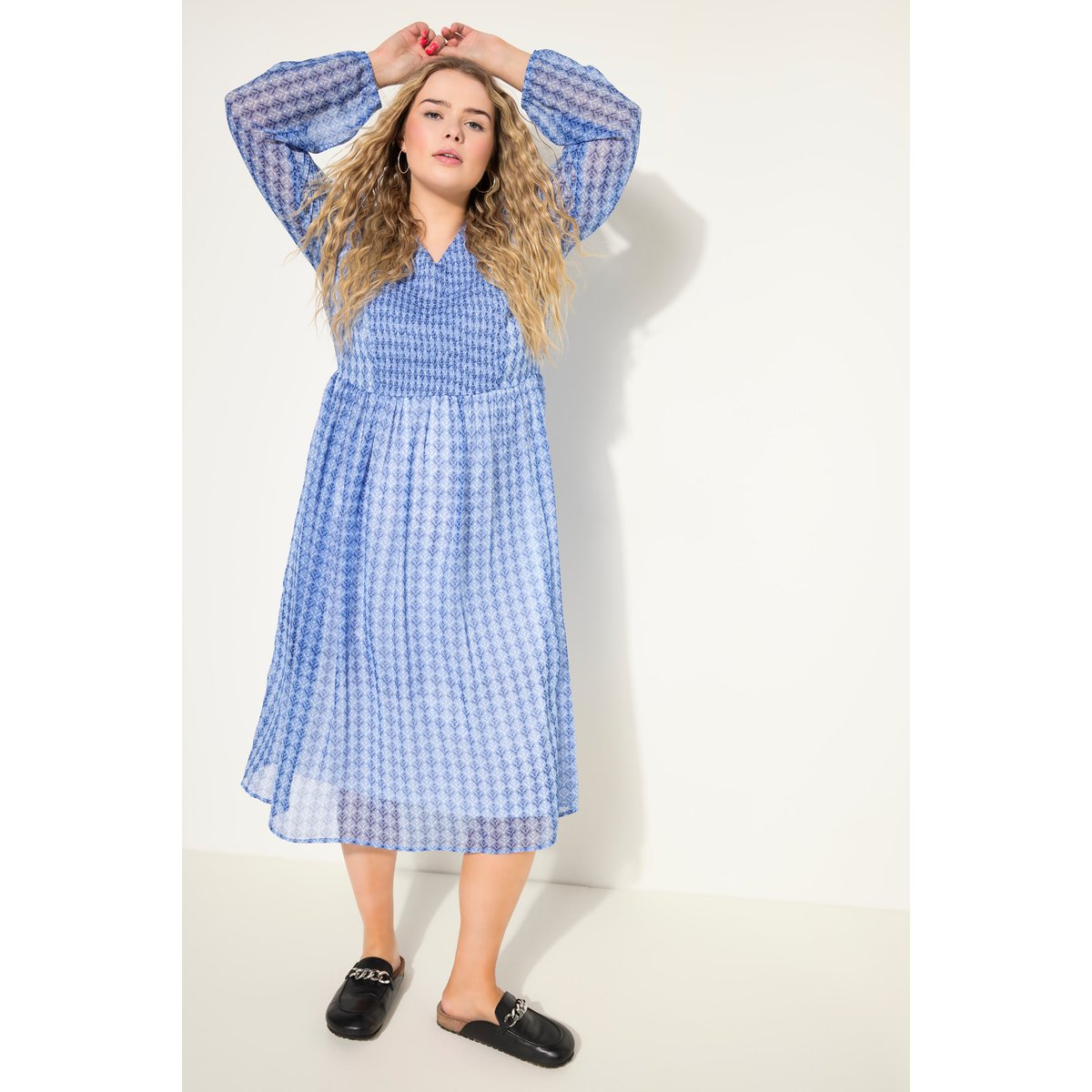 Robe midi coupe trapèze à décolleté en V bleu jean, STUDIO UNTOLD