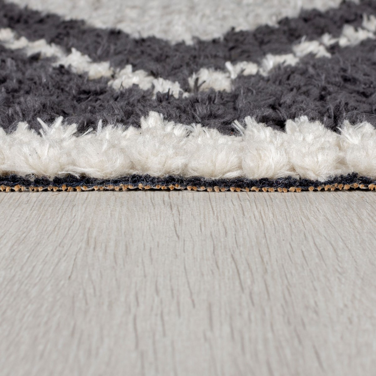 Tapis salon et chambre style berbère CHESS gris, NOVATREND