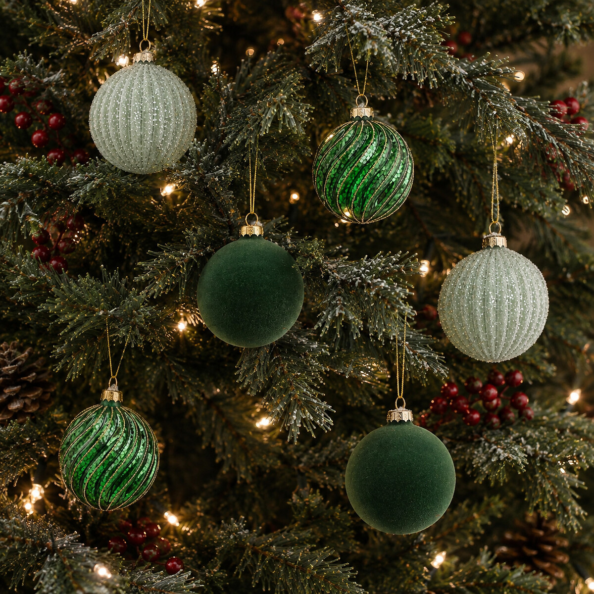 Set of 6 Heritage Noel Mixed Green baubles green, SO'HOME