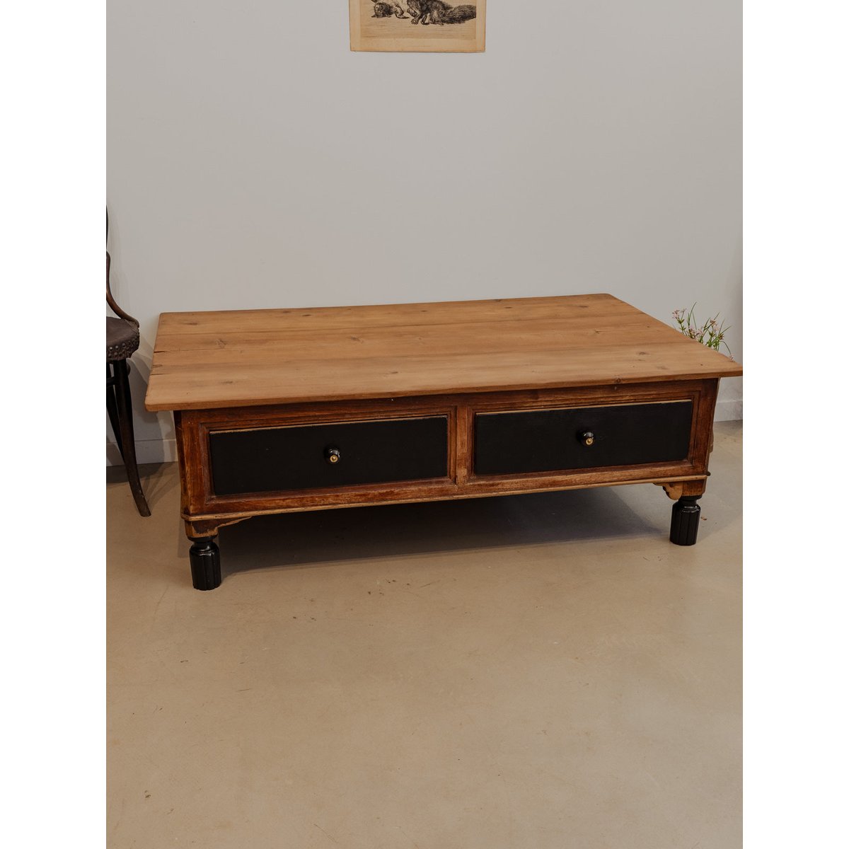 Table basse en bois Léonie N°882 - Bon état bois foncé, DEBONGOUT