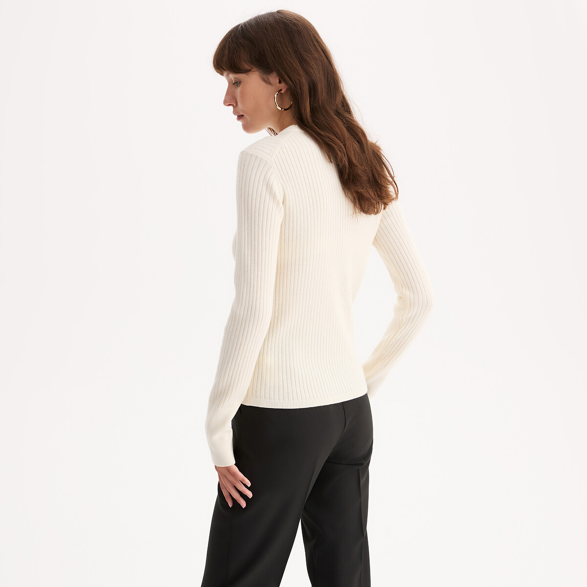 Pull col rond, en fine maille côtelée en laine mélangée ecru, ANNE WEYBURN