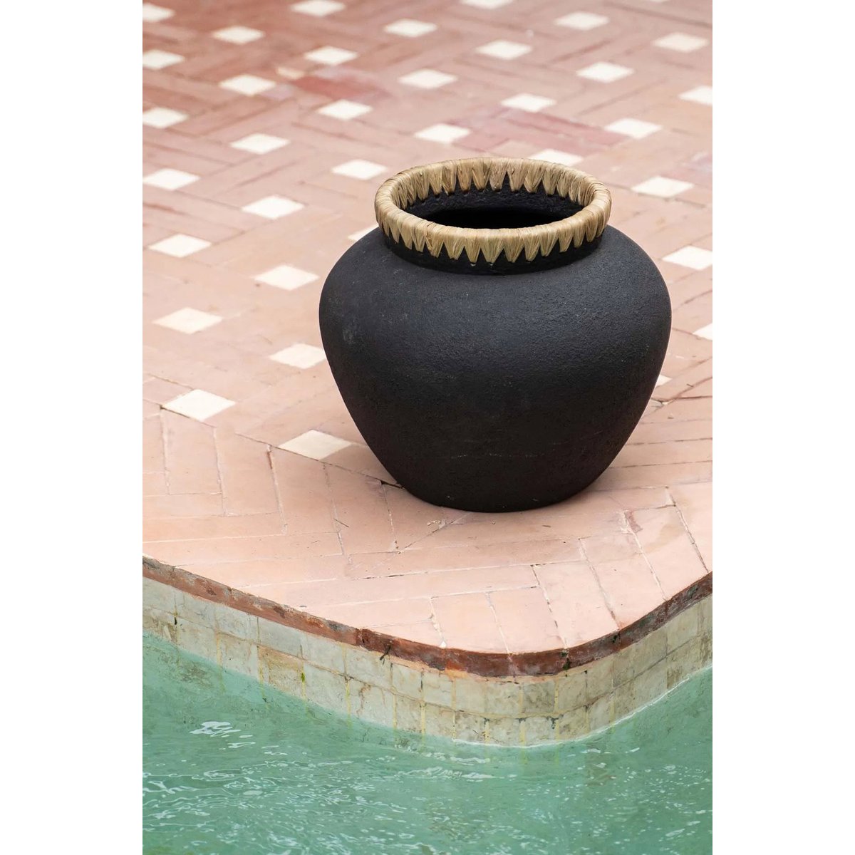 Vase en terre cuite et raphia STYLY noir beige, BAZAR BIZAR