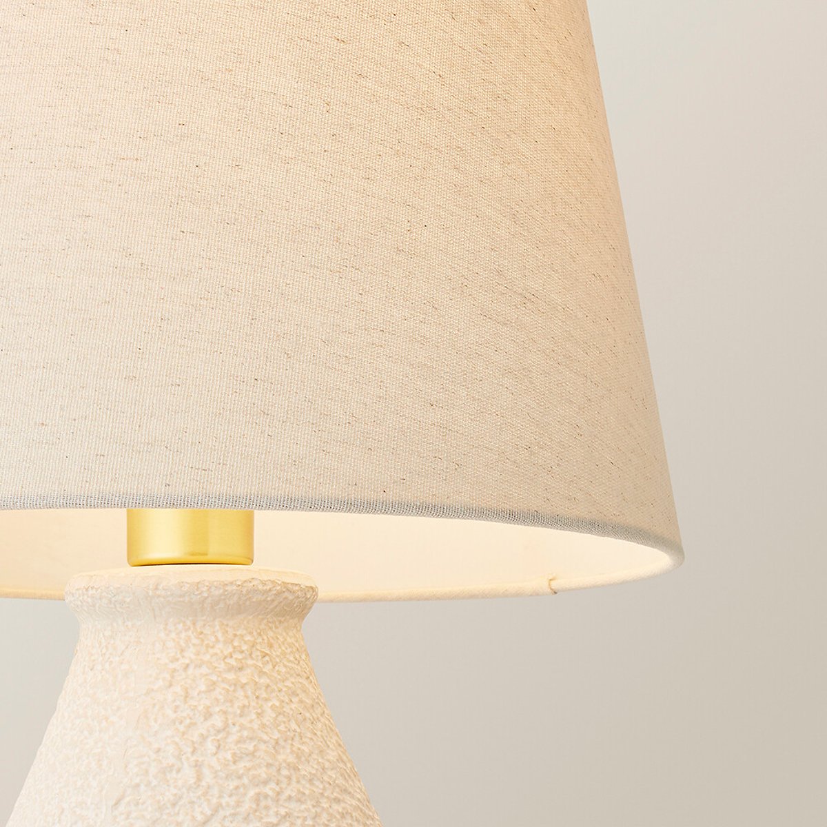 Huey Speckled Ceramic Hand Finished Table Lamp with Tapered Shade cream, SO'HOME