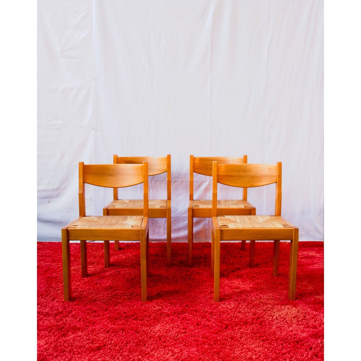 Lot de 4 chaises en orme Alma N°2133 - Bon état bois clair, DEBONGOUT