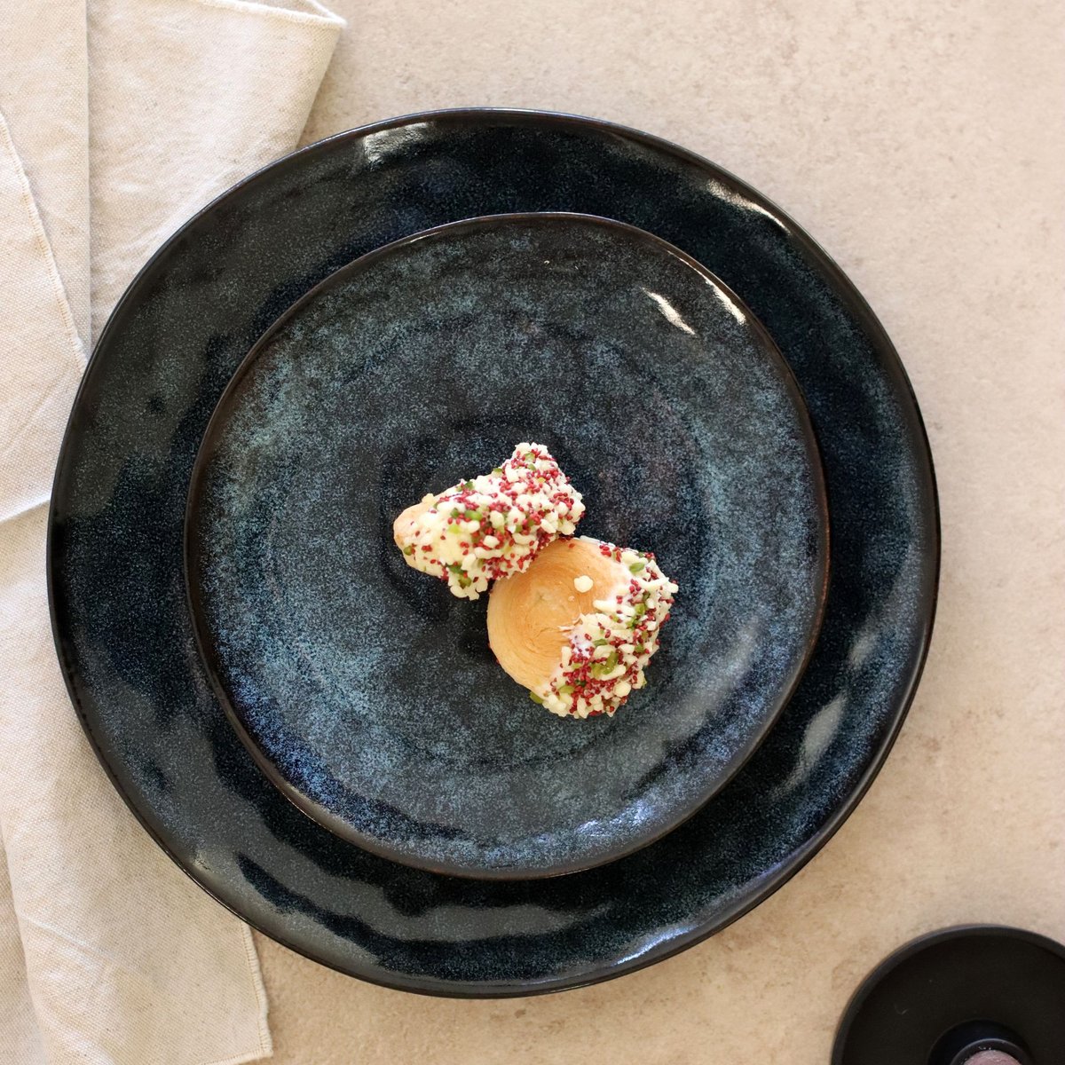 Lot de 6 assiettes plates en grès 28cm, COSTA bleu, OGO LIVING