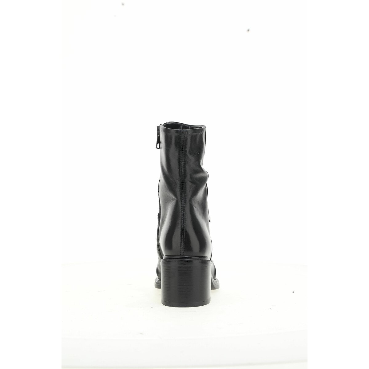 Ruched Leather Ankle Boots with Pointed Toe black, MJUS