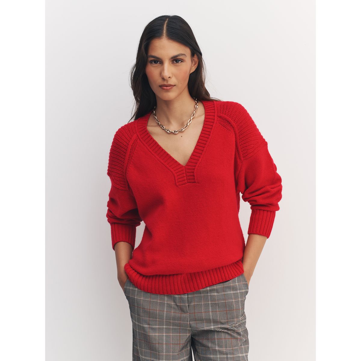Pull long col v en mélange de laine et coton rouge cerise, NEXT