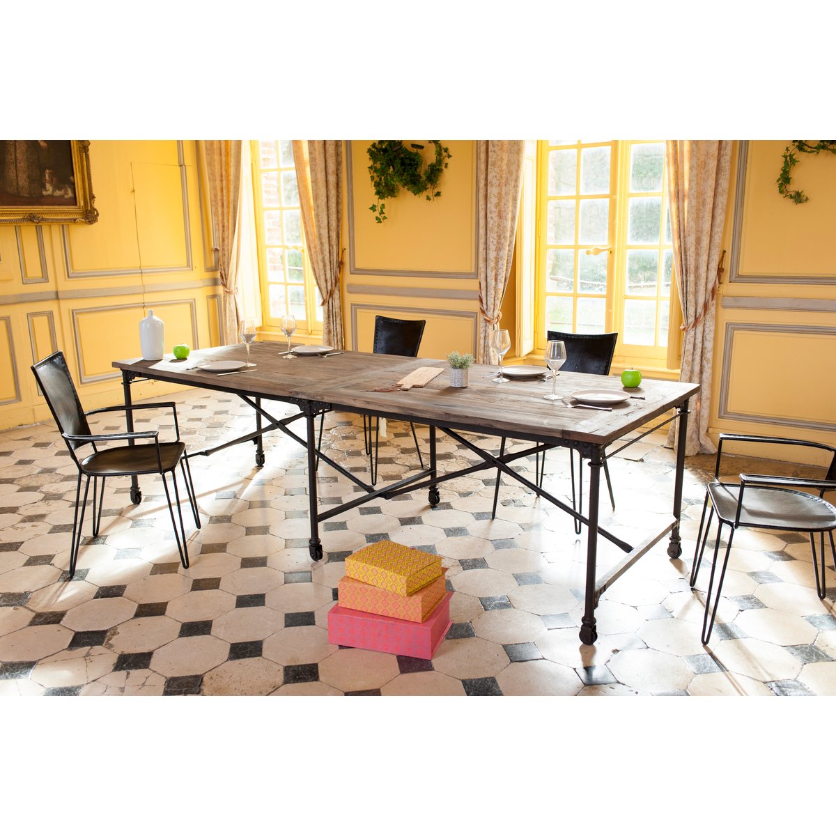 Table de tapissier en fer et orme WINDSOR bois foncé, CHEHOMA