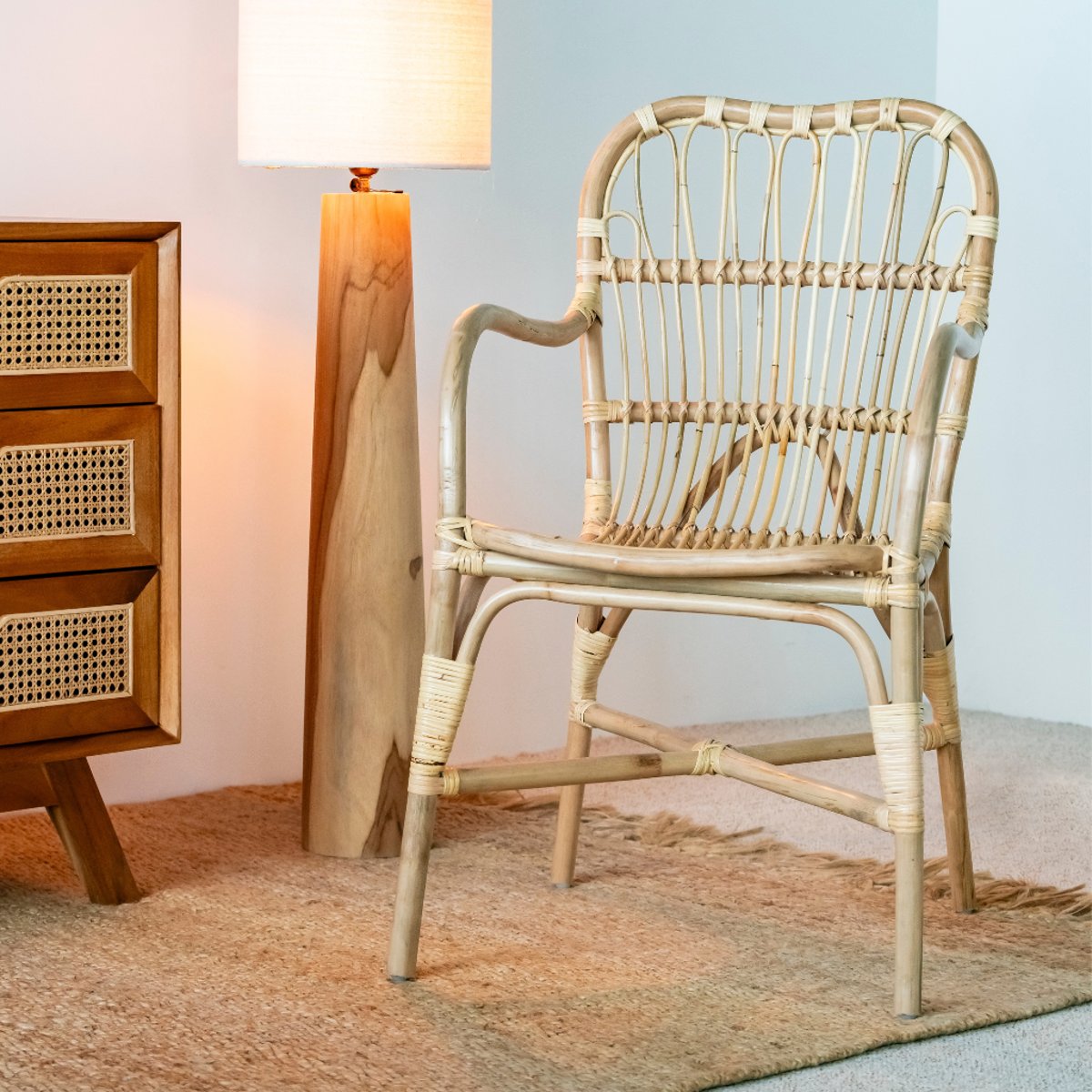 Chaise Fauteuil en rotin avec accoudoirs NELLY beige, HYDILE
