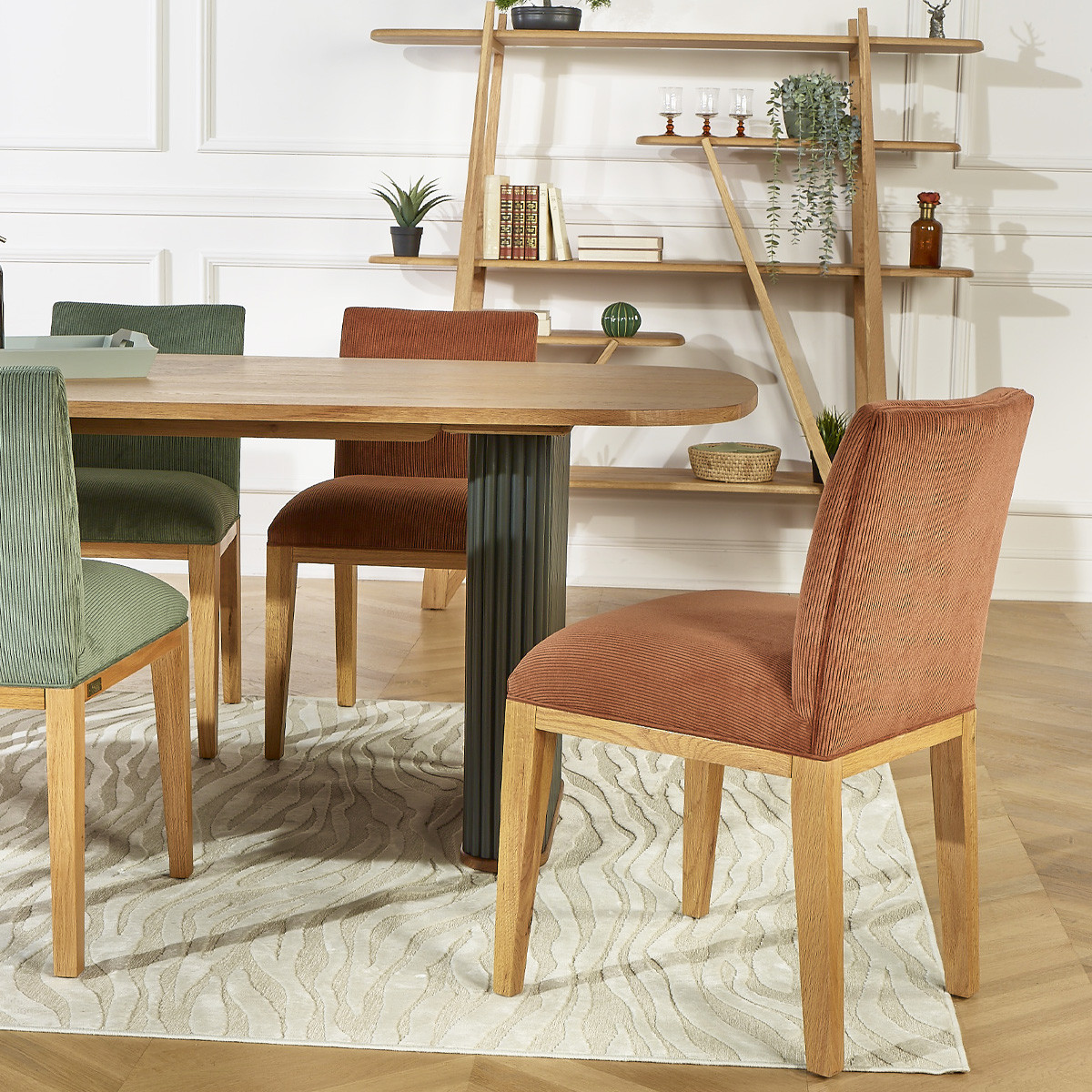 Lot de 2 chaises style contemporain en chêne massif et velours côtelé LOLITA ecureuil, ROBIN DES BOIS