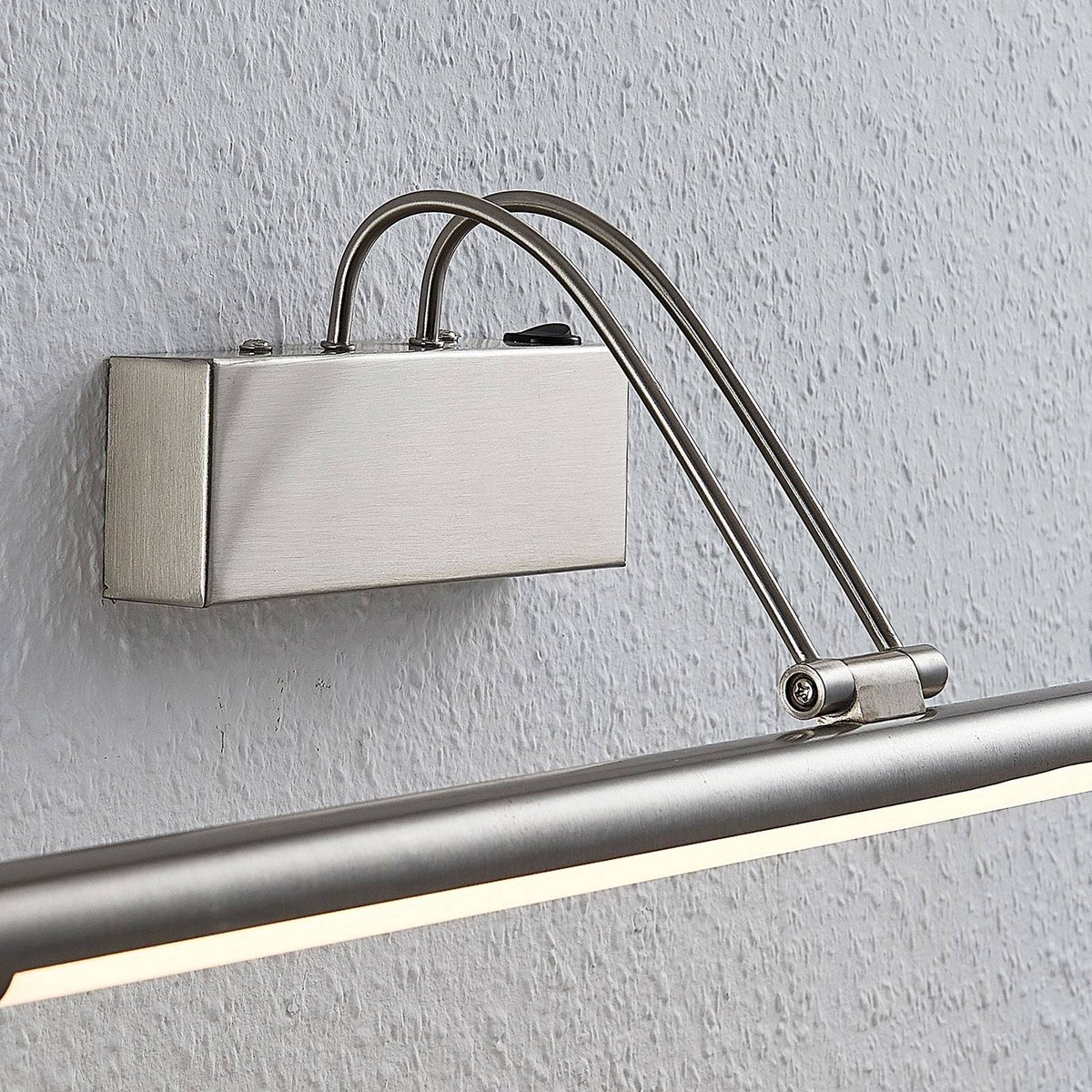 Applique en métal moderneLED, Mailine nickel satiné, LINDBY