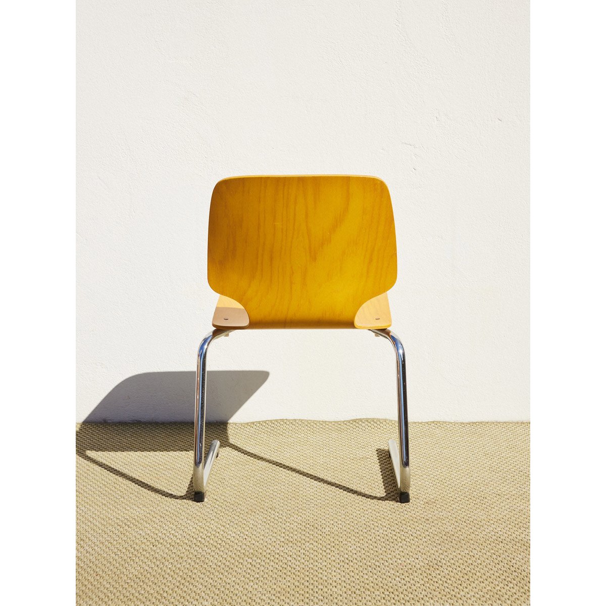 Lot de 4 chaises en bois Alma N°1929 - Bon état bois clair, DEBONGOUT