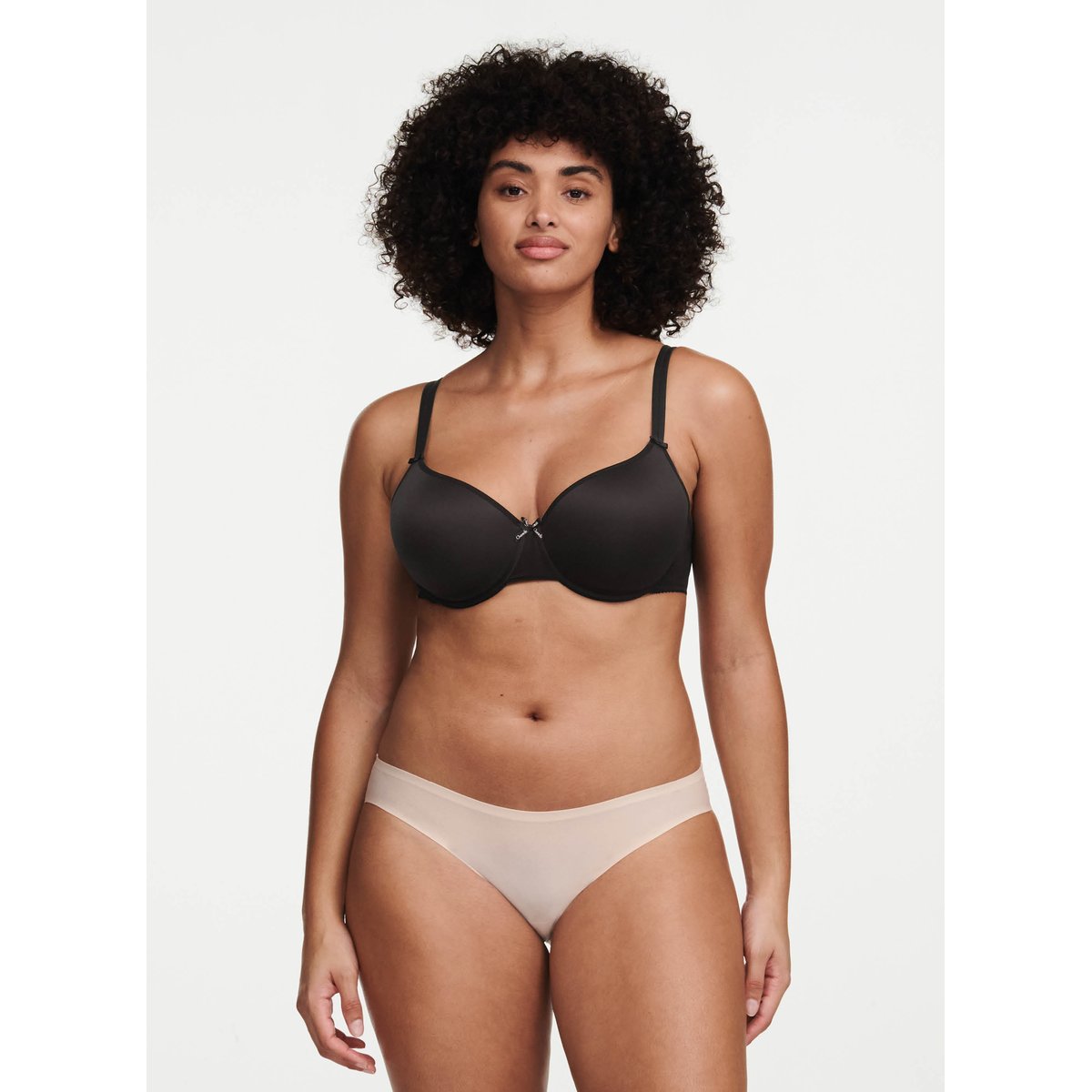Soutien-gorge mémoire de forme emboîtant BASIC INVISIBLE noir, CHANTELLE