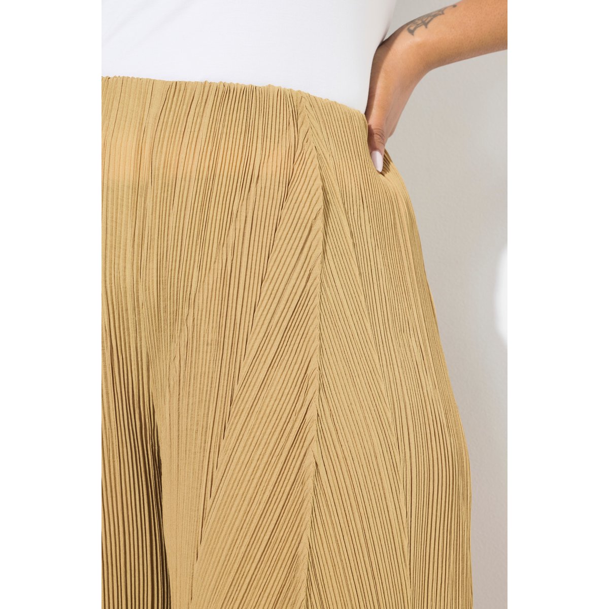 Pantalon plissé. Jambe large or foncé, ULLA POPKEN