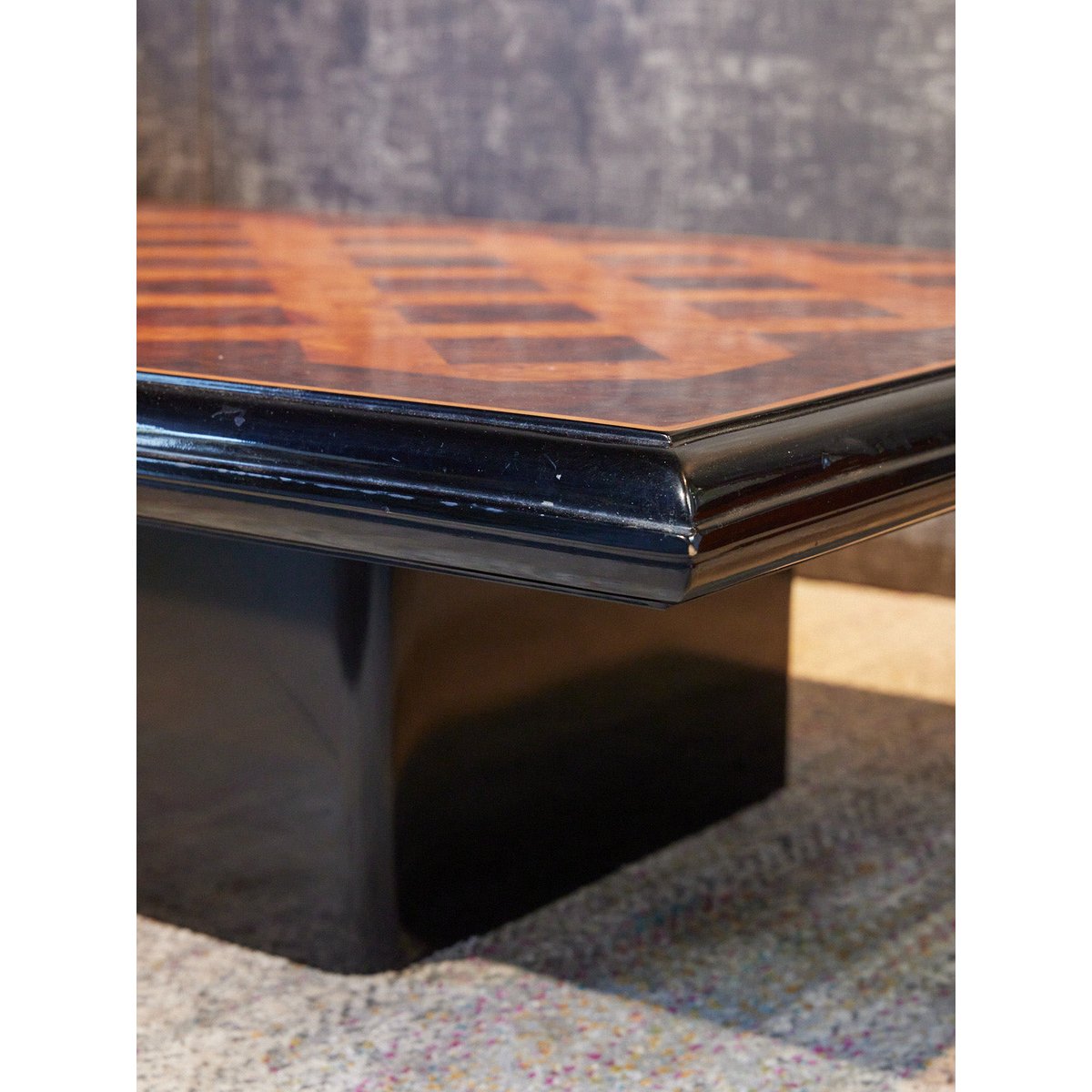 Table basse en ronce de noyer Léonie N°1152 - Bon état bois clair, DEBONGOUT