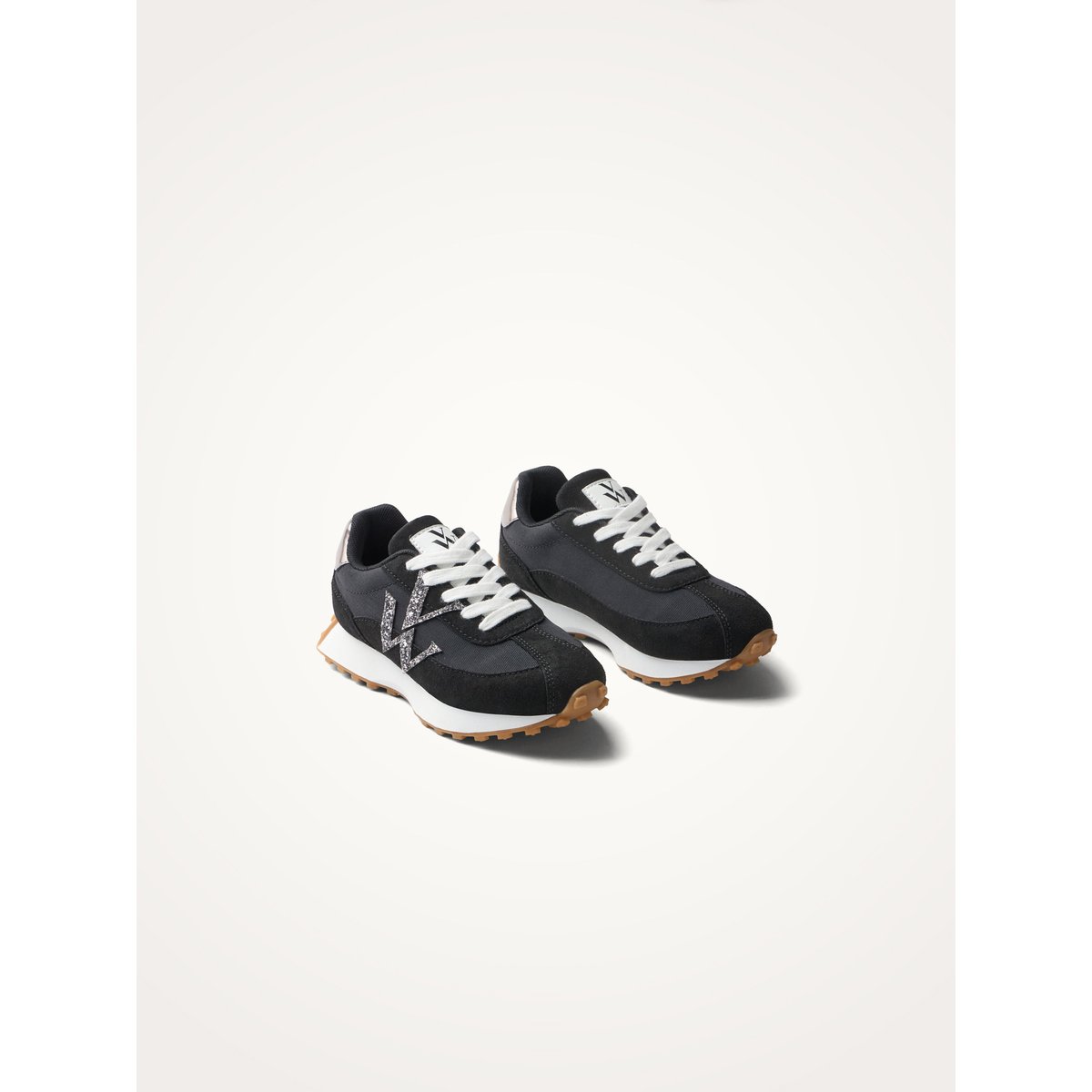 Baskets monogramme à lacets avec semelle running Mini FLOW Initials noir, VANESSA WU
