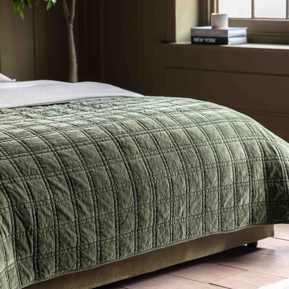 Cotton Velvet Quilted Bedspread olive, ÉDITÉ