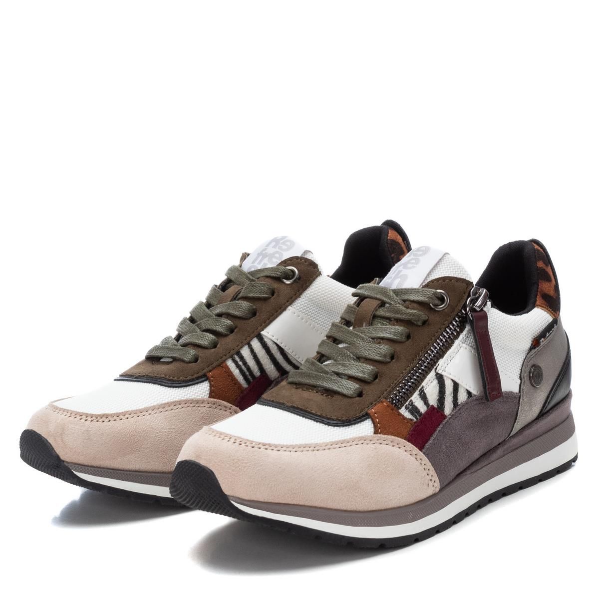 Chaussures plate avec fermeture à lacets blanc bleuté, REFRESH