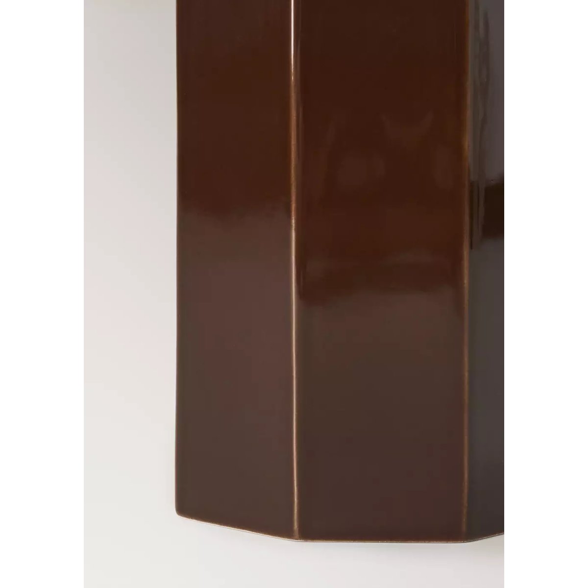 Bougie en faïence hexagonale chocolat, MANGO HOME