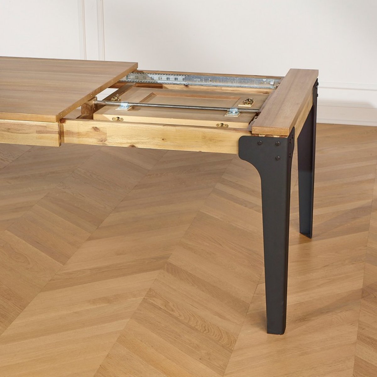 Table rectangulaire en acacia 1 rallonge 8/10 couverts BALTIMORE noire, ROBIN DES BOIS