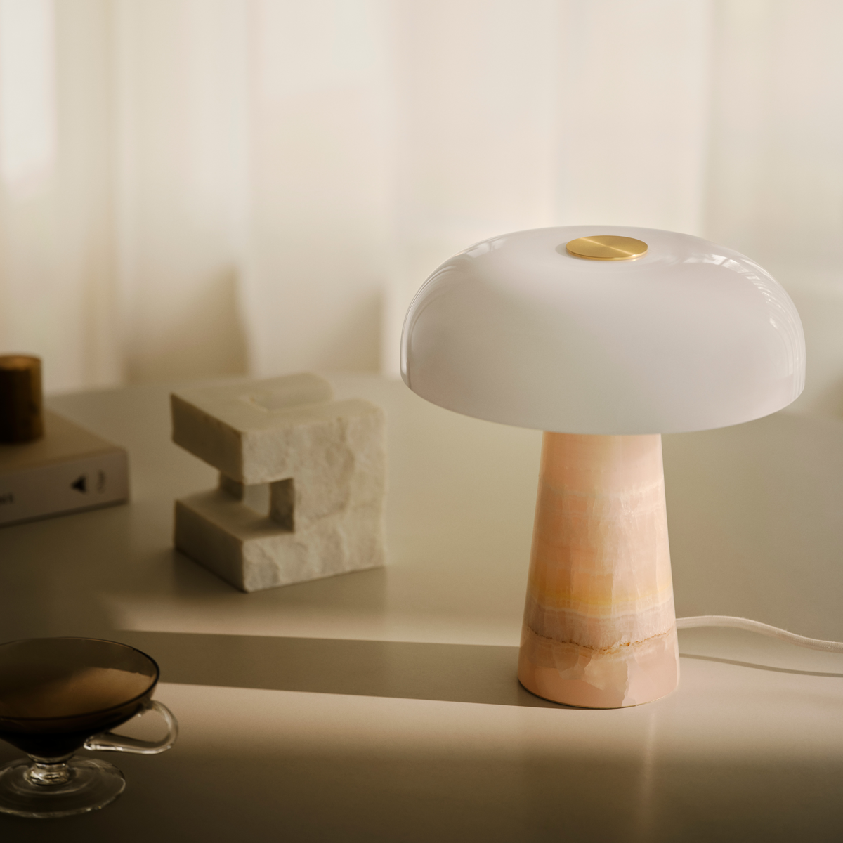 Lampe à poser mini forme champignon en jade rose, GLOSSY rose, DESIGN FOR THE PEOPLE