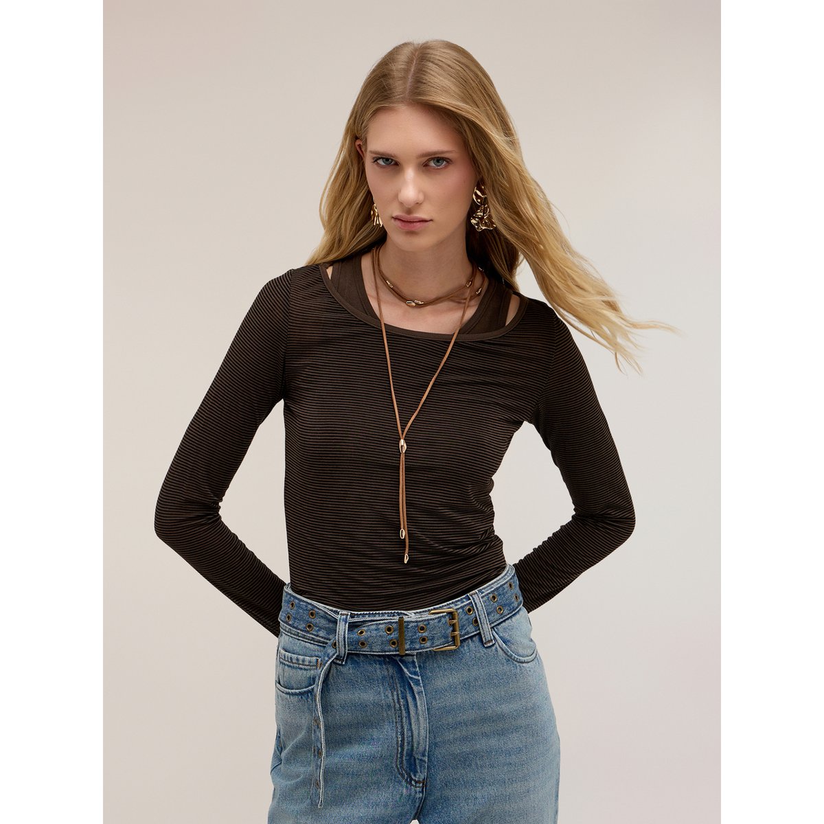 T-shirt rayé avec débardeur marron, MOTIVI