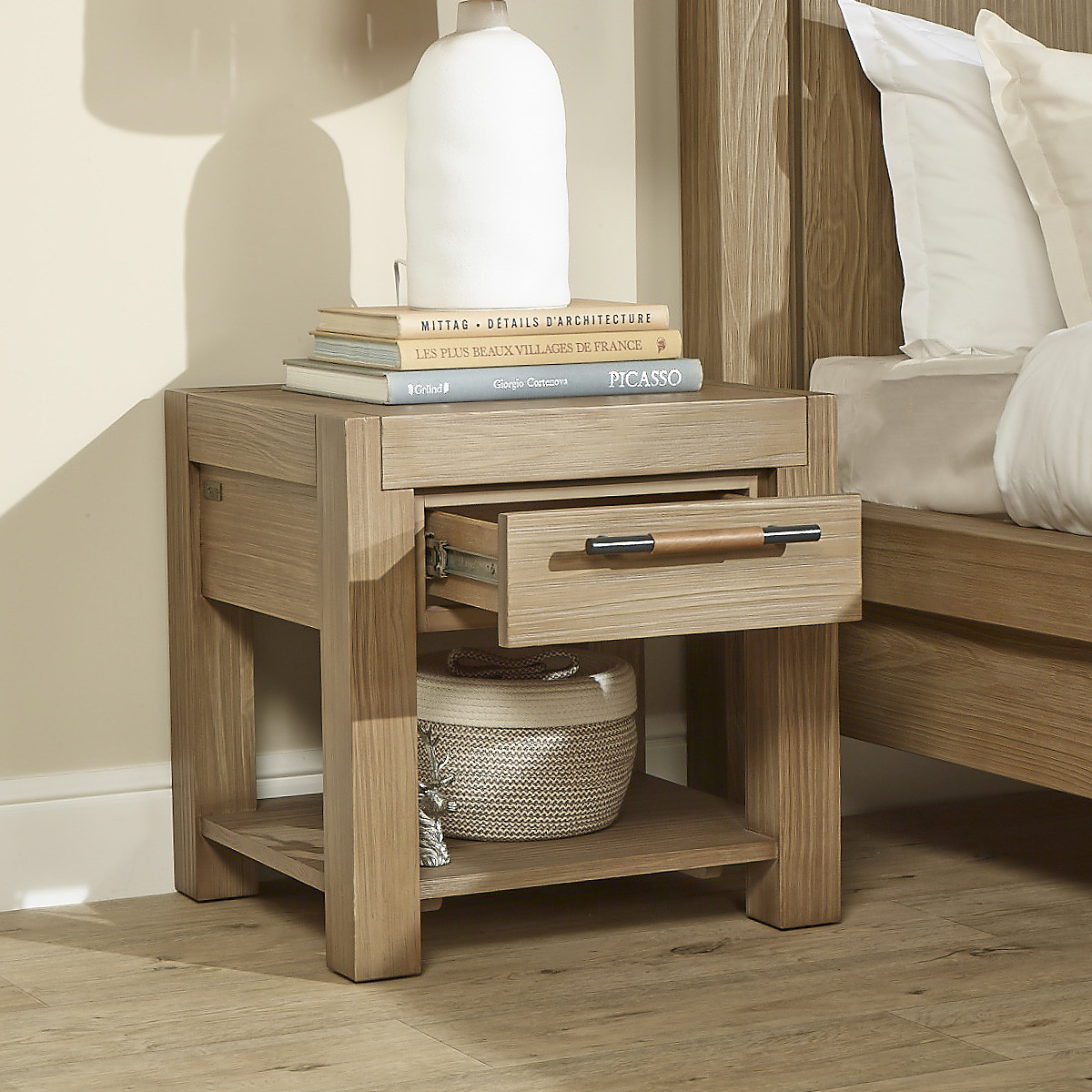 Chevet style contemporain en bois massif MEGÈVE marron, ROBIN DES BOIS