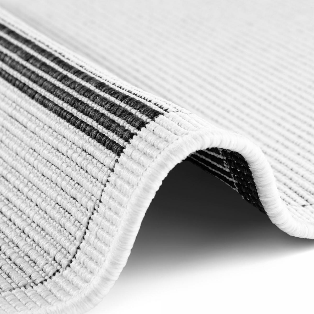 Tapis exterieur kilim géométrique, SVENTI, design authentique blanc, noir, UN AMOUR DE TAPIS