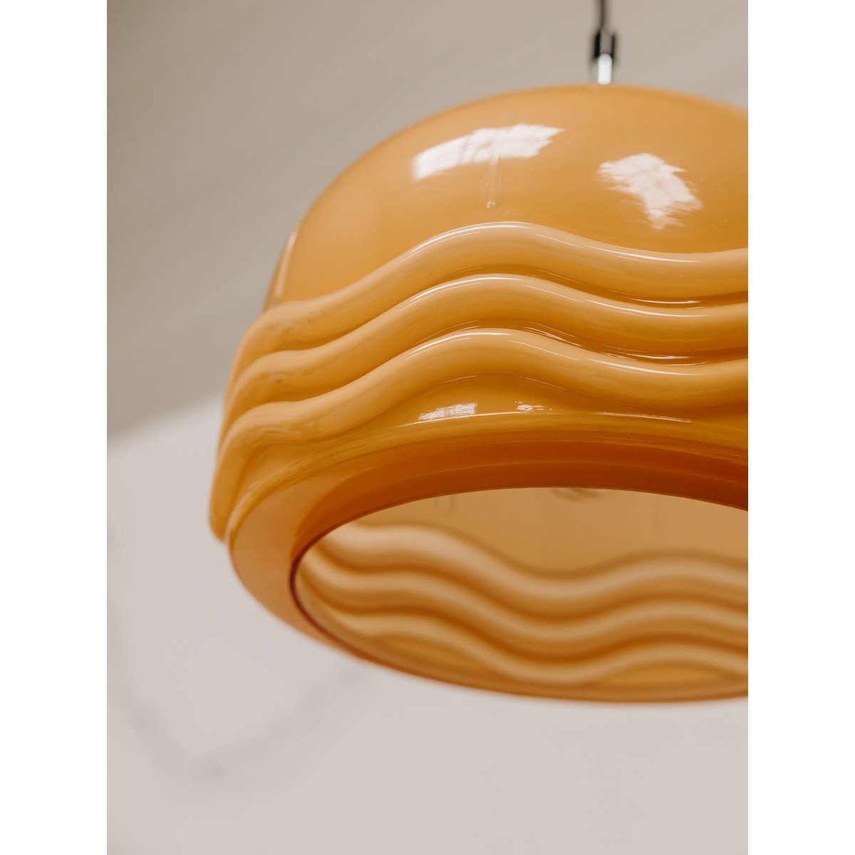 Grande suspension en opaline Sonia N°172 - Bon état orange, DEBONGOUT