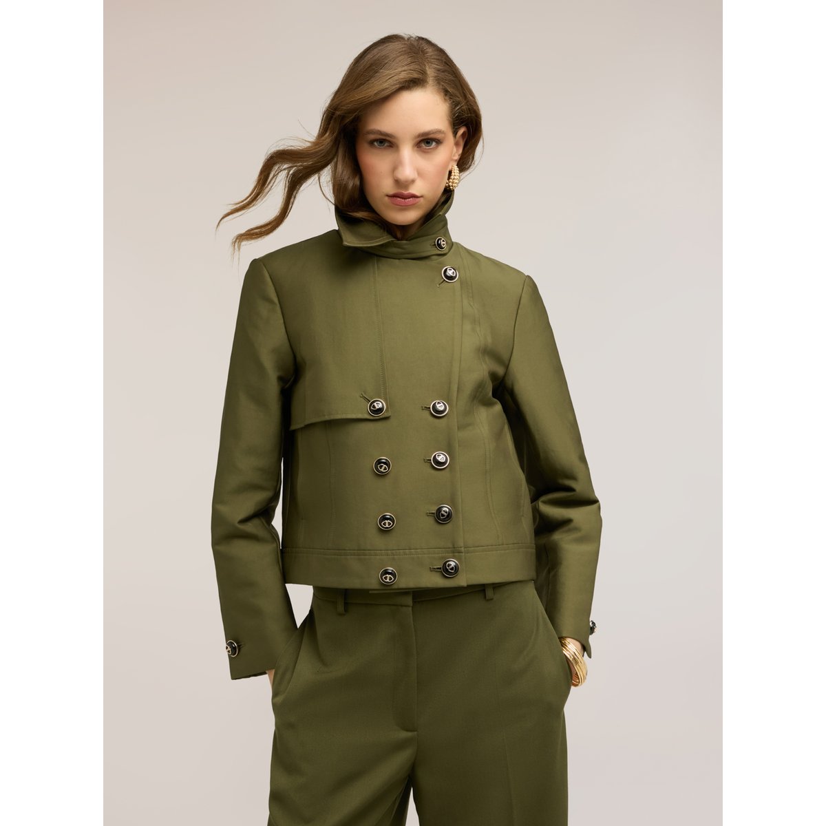 Trench-coat court croisé verde militare, MOTIVI