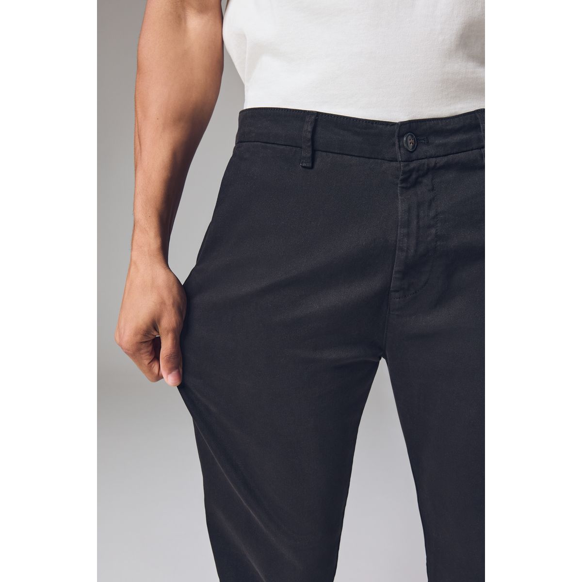 Pantalon chino slim doux haut de gamme noir, NEXT