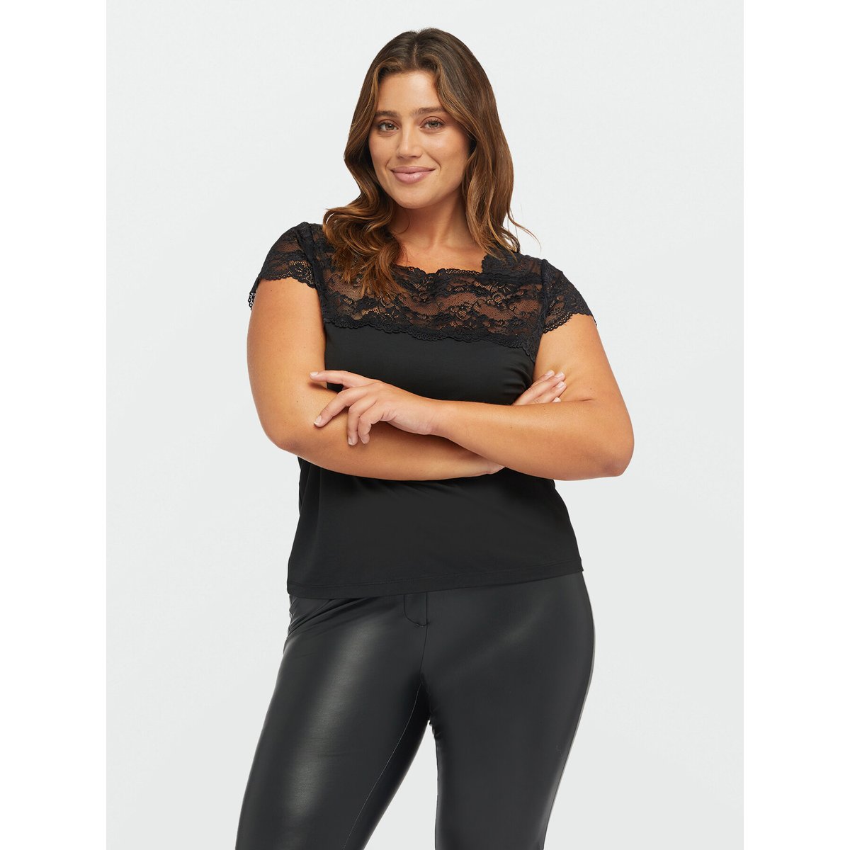 T-shirt à manches courtes avec partie supérieure en dentelle stretch noir, FIORELLA RUBINO