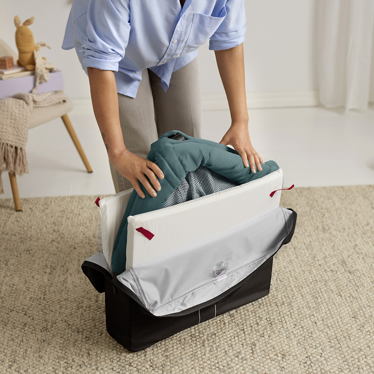 Cama de viagem leve verde escuro, BABYBJORN
