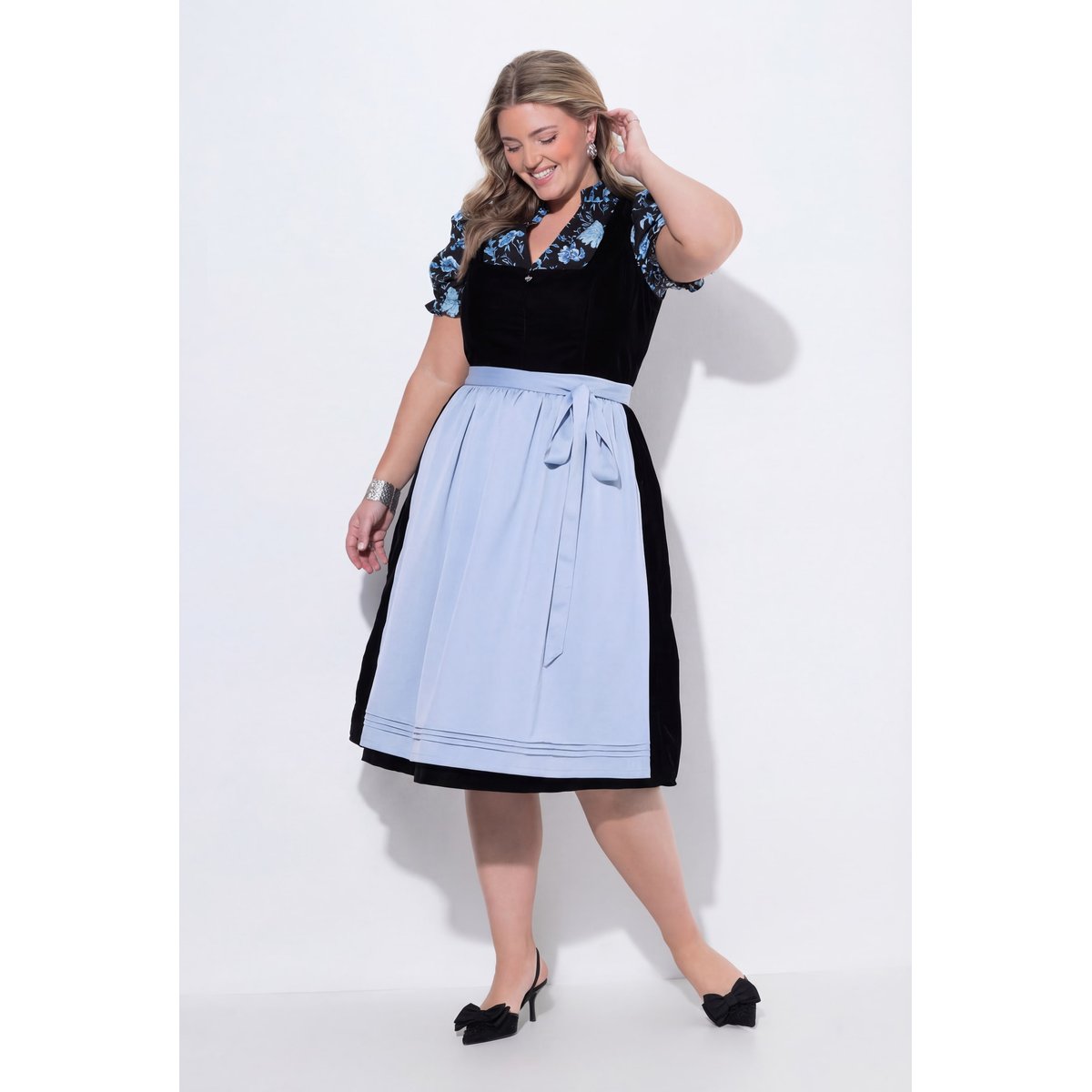 Dirndl en velours noir, ULLA POPKEN