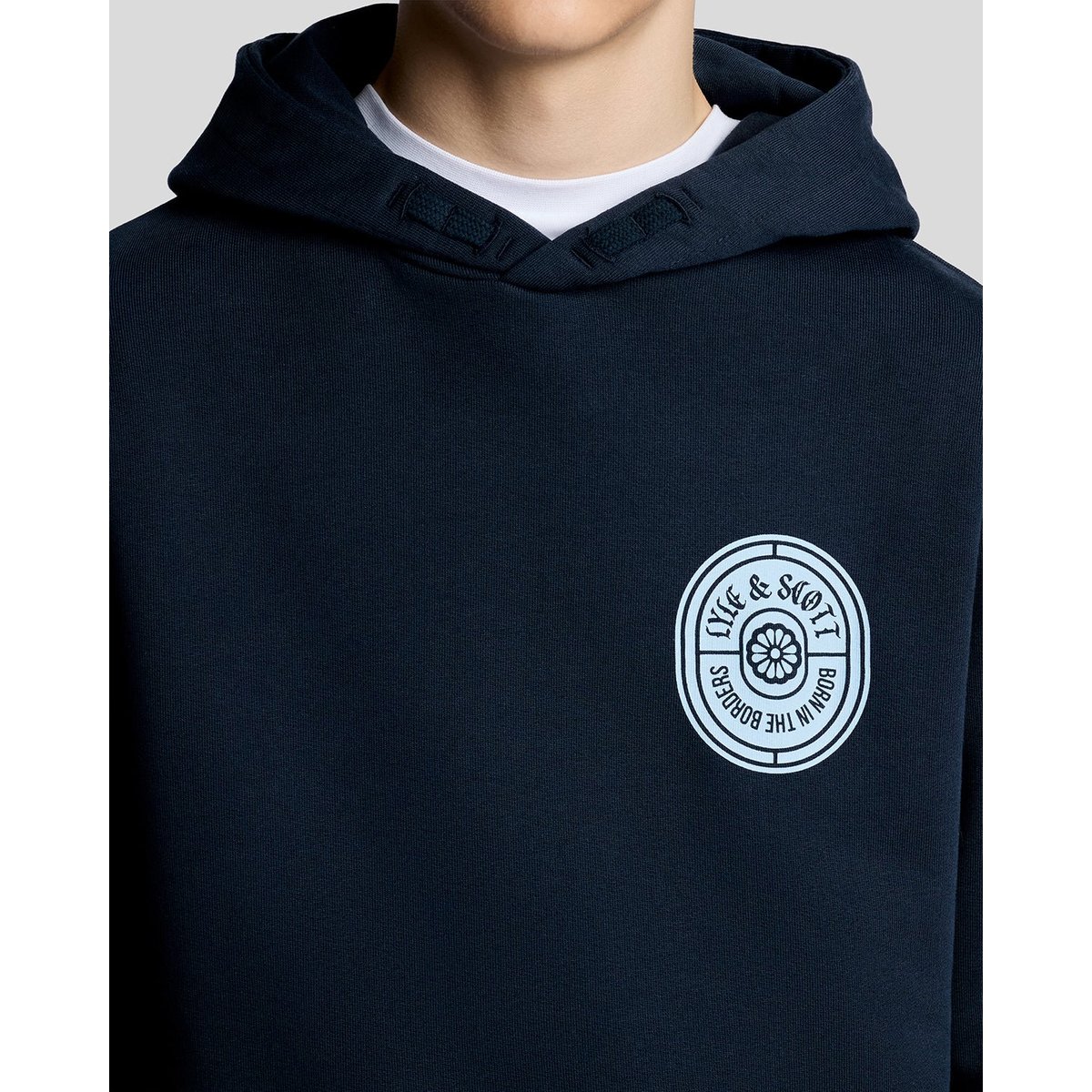 Sweat à capuche graphique badge en coton bleu foncé marine, LYLE & SCOTT